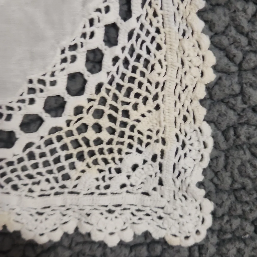 Vintage white table runner with 3 cloth napkins 100% cotton